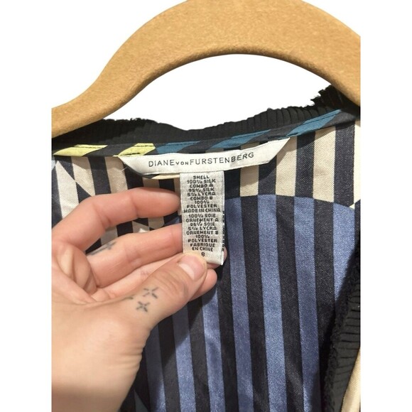 Diane Von Furstenburg Blouse Faux Wrap Silk Striped Multicolor Size 8 Career - Picture 6 of 7